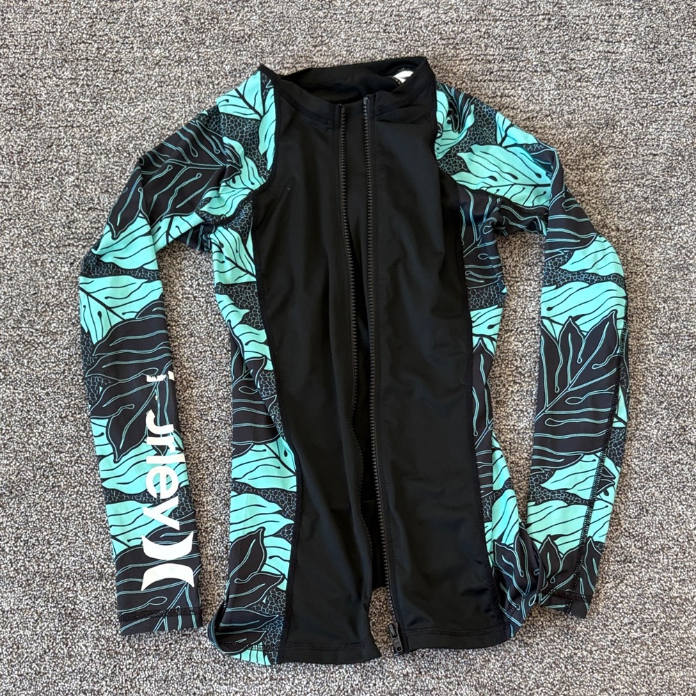 Hurley women’s sun/surf zip up swim shirt 50+ spf